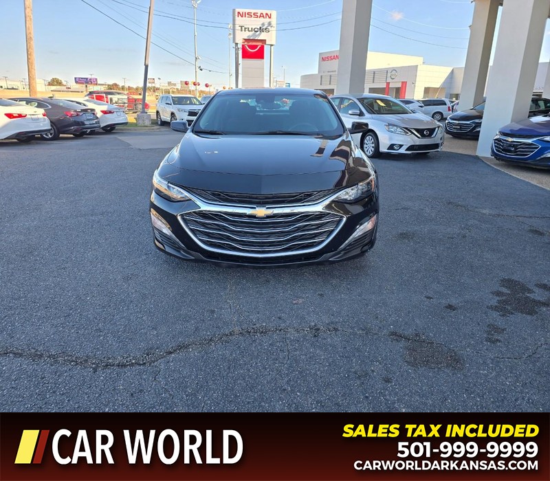 Chevrolet Malibu Vehicle Full-screen Gallery Image 2