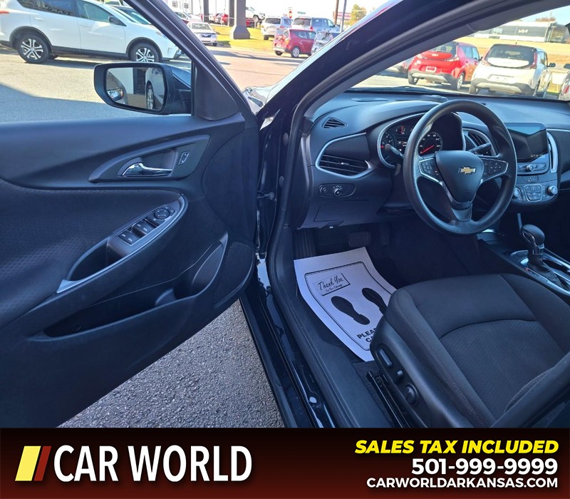 Chevrolet Malibu Vehicle Full-screen Gallery Image 7