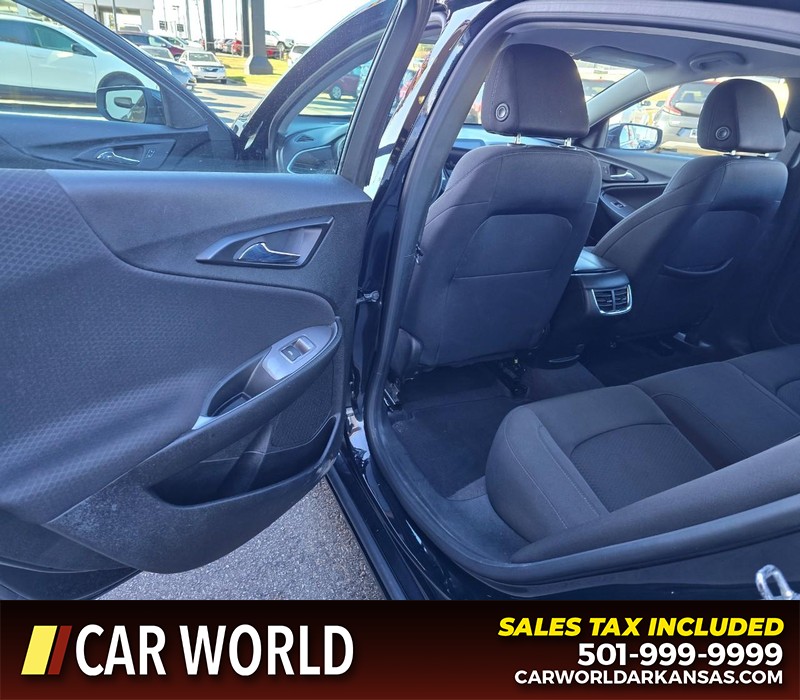 Chevrolet Malibu Vehicle Full-screen Gallery Image 9