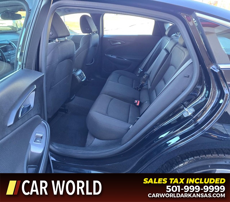 Chevrolet Malibu Vehicle Full-screen Gallery Image 10