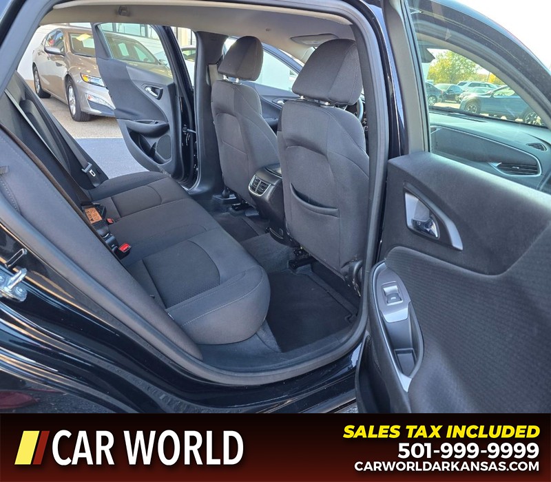 Chevrolet Malibu Vehicle Full-screen Gallery Image 12