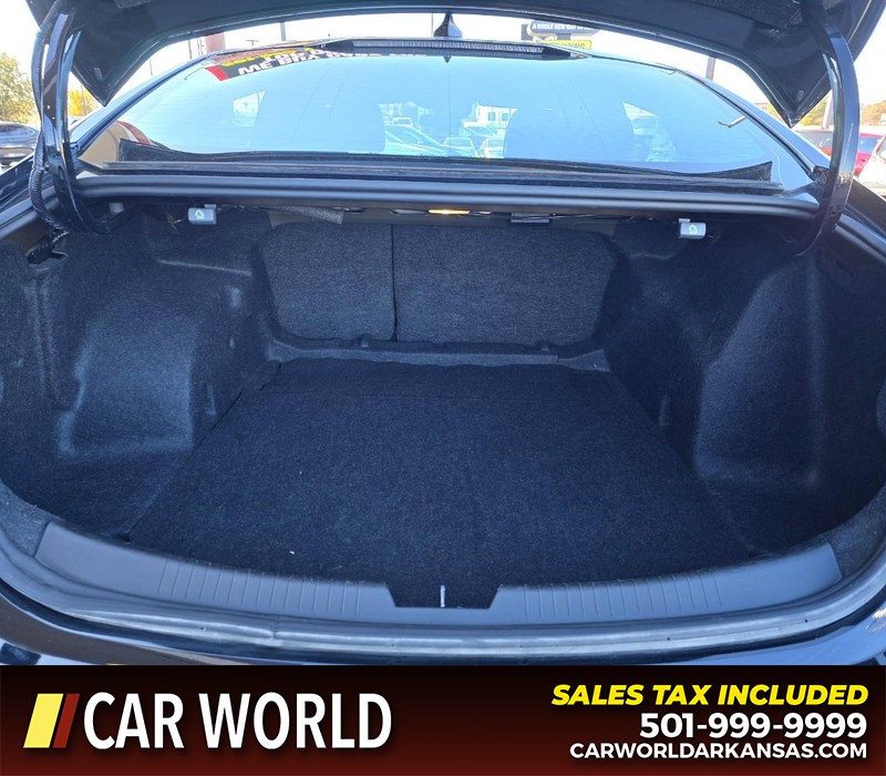 Chevrolet Malibu Vehicle Full-screen Gallery Image 13