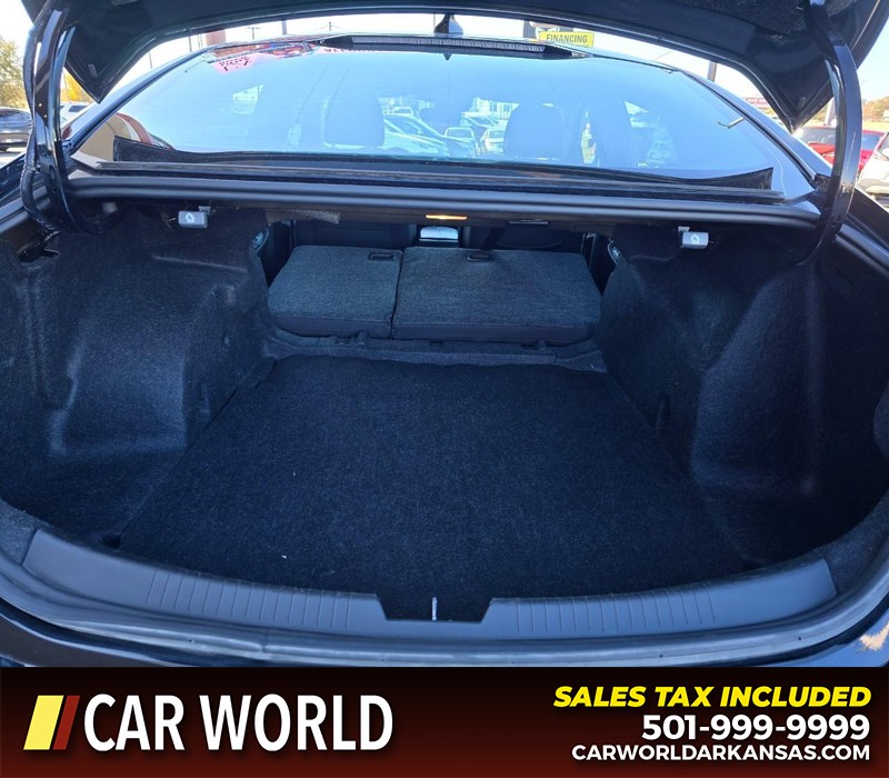 Chevrolet Malibu Vehicle Full-screen Gallery Image 14