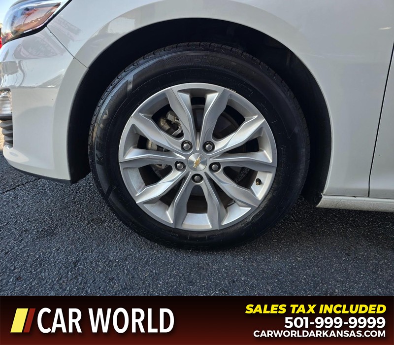 Chevrolet Malibu Vehicle Full-screen Gallery Image 6