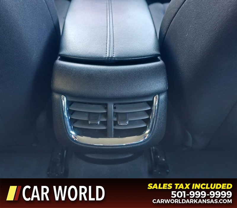 Chevrolet Malibu Vehicle Full-screen Gallery Image 20