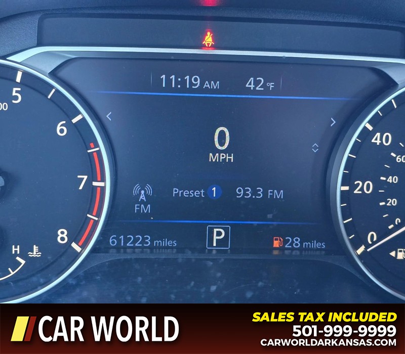 Nissan Altima Vehicle Full-screen Gallery Image 16