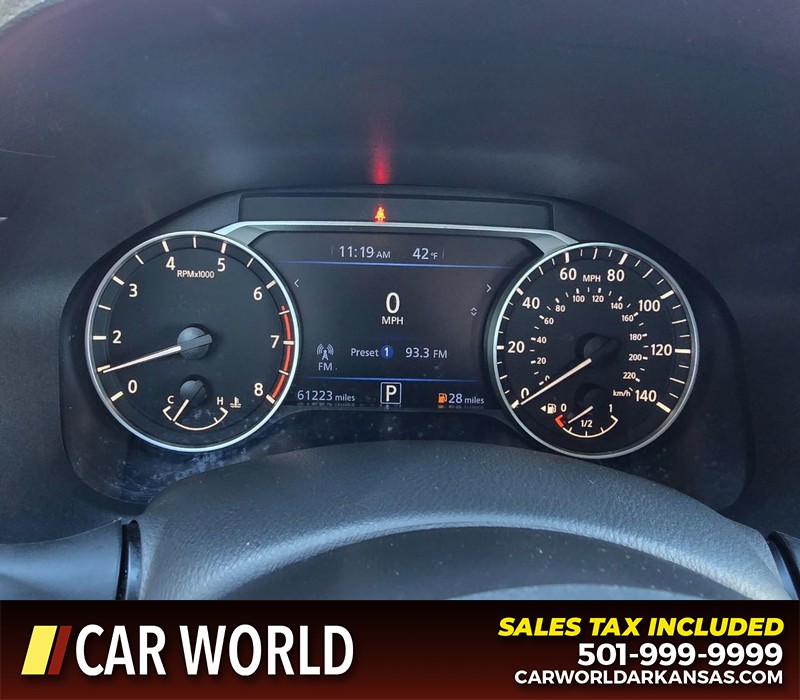 Nissan Altima Vehicle Full-screen Gallery Image 17