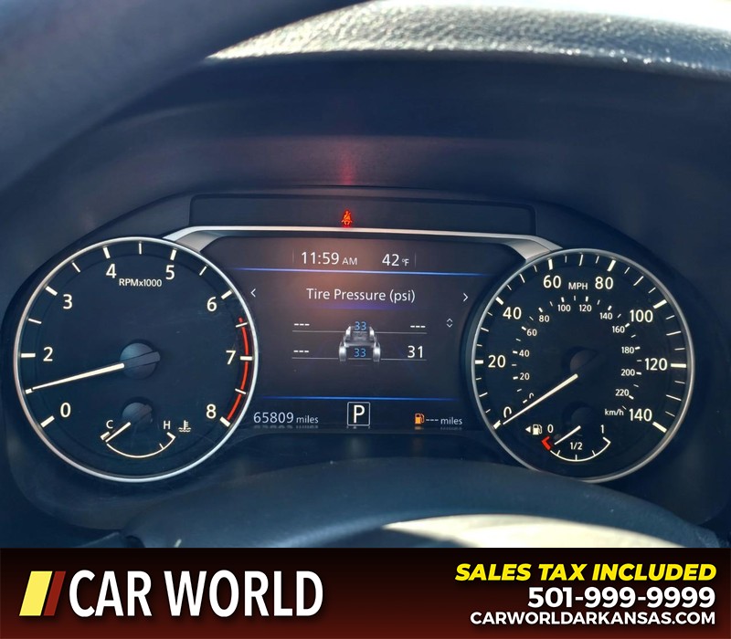 Nissan Altima Vehicle Full-screen Gallery Image 17