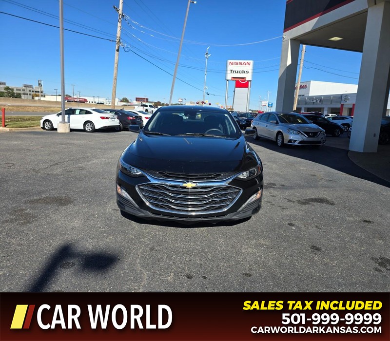 Chevrolet Malibu Vehicle Full-screen Gallery Image 2