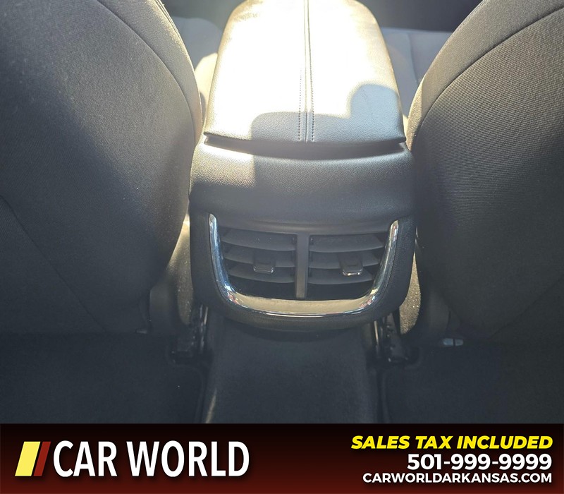 Chevrolet Malibu Vehicle Full-screen Gallery Image 19