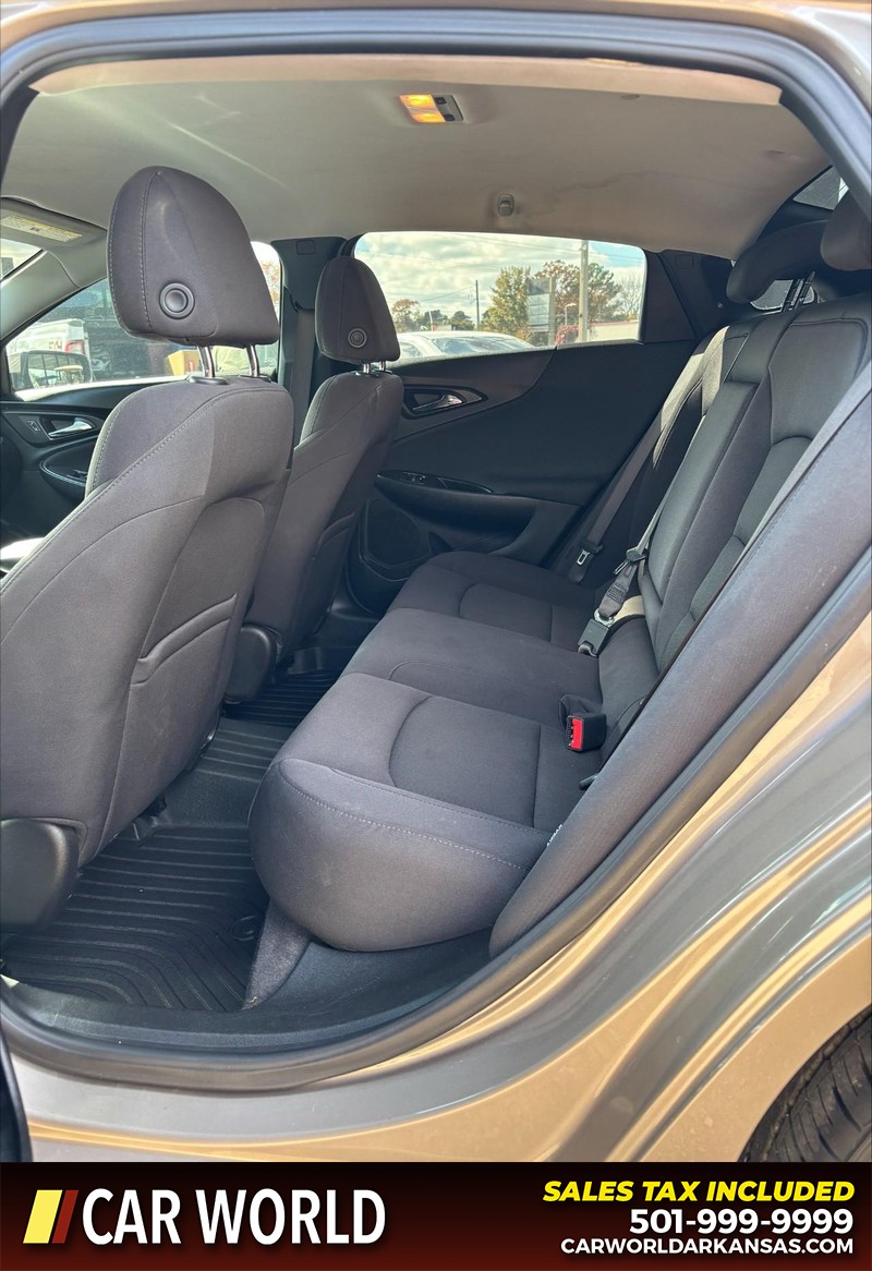 Chevrolet Malibu Vehicle Full-screen Gallery Image 15