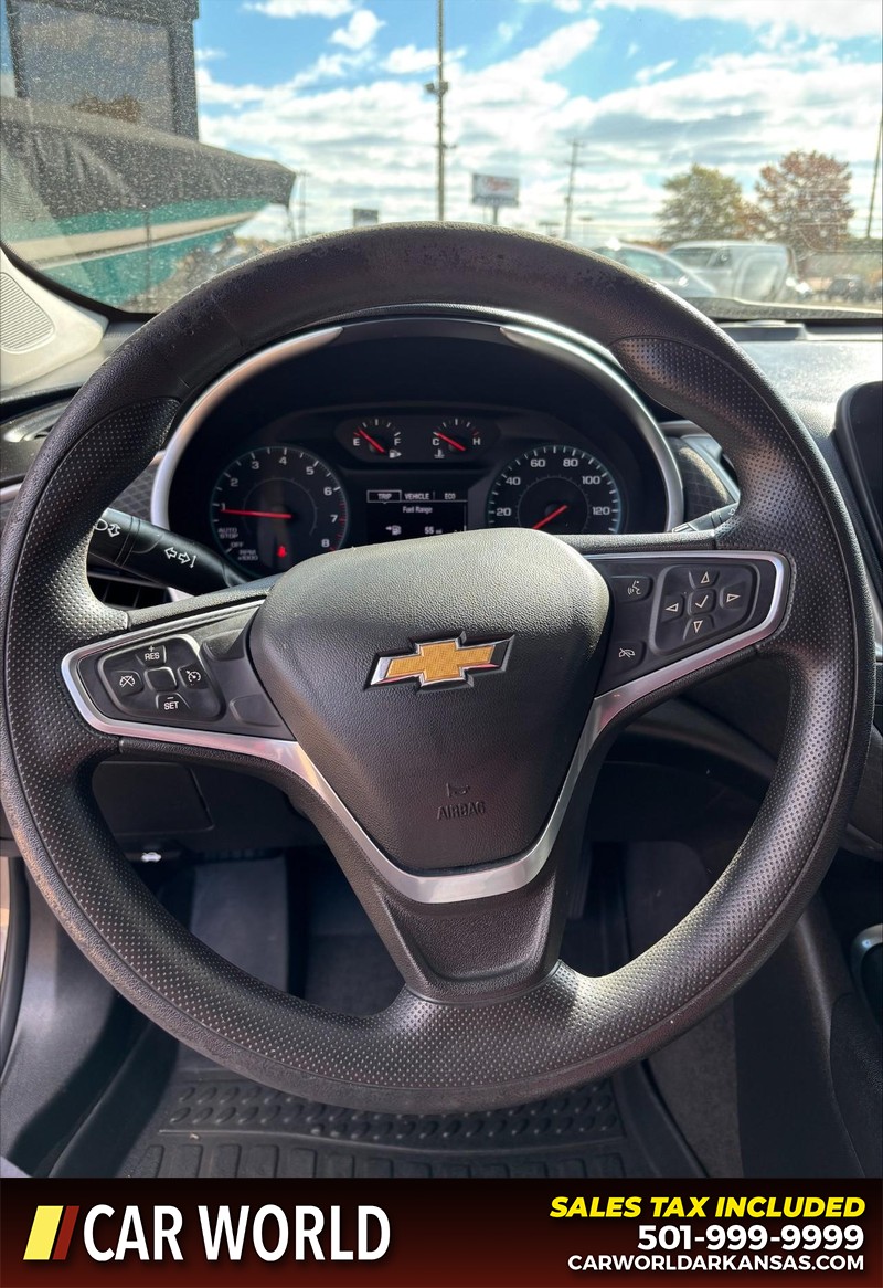 Chevrolet Malibu Vehicle Full-screen Gallery Image 19