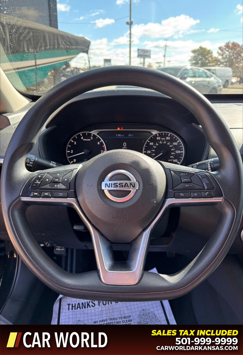 Nissan Altima Vehicle Full-screen Gallery Image 18