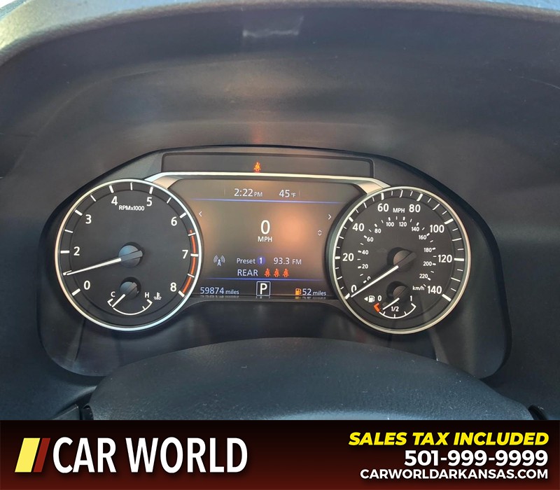 Nissan Altima Vehicle Full-screen Gallery Image 17