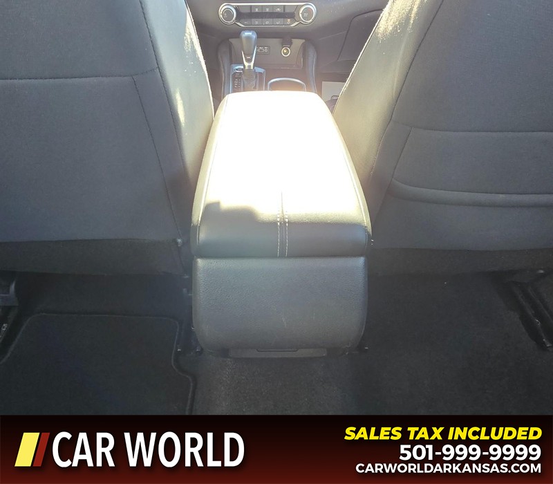 Nissan Altima Vehicle Full-screen Gallery Image 19