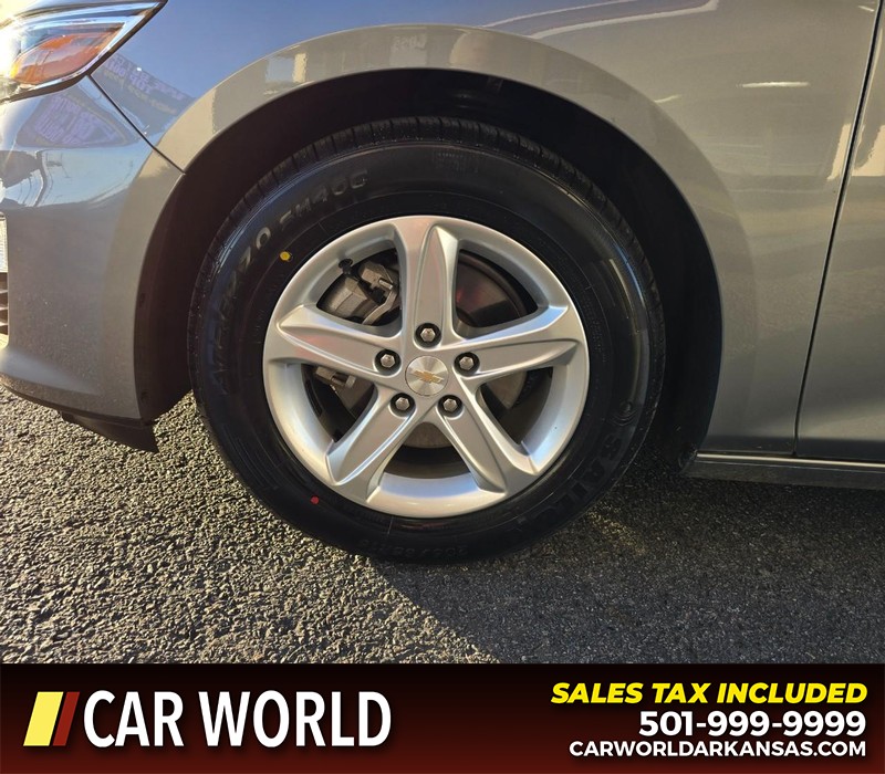 Chevrolet Malibu Vehicle Full-screen Gallery Image 6