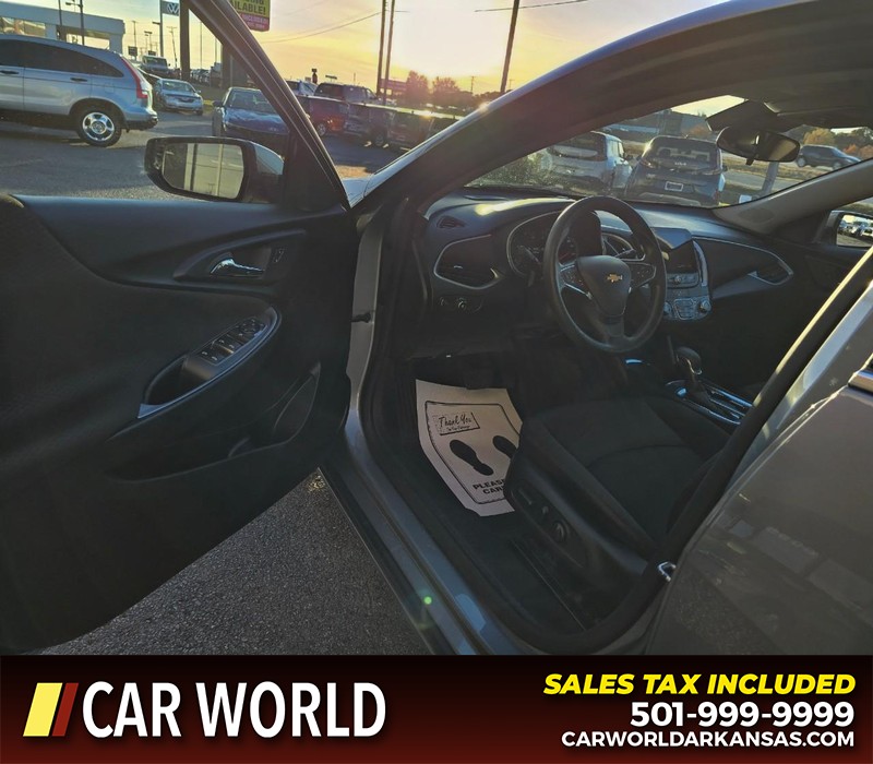 Chevrolet Malibu Vehicle Full-screen Gallery Image 7