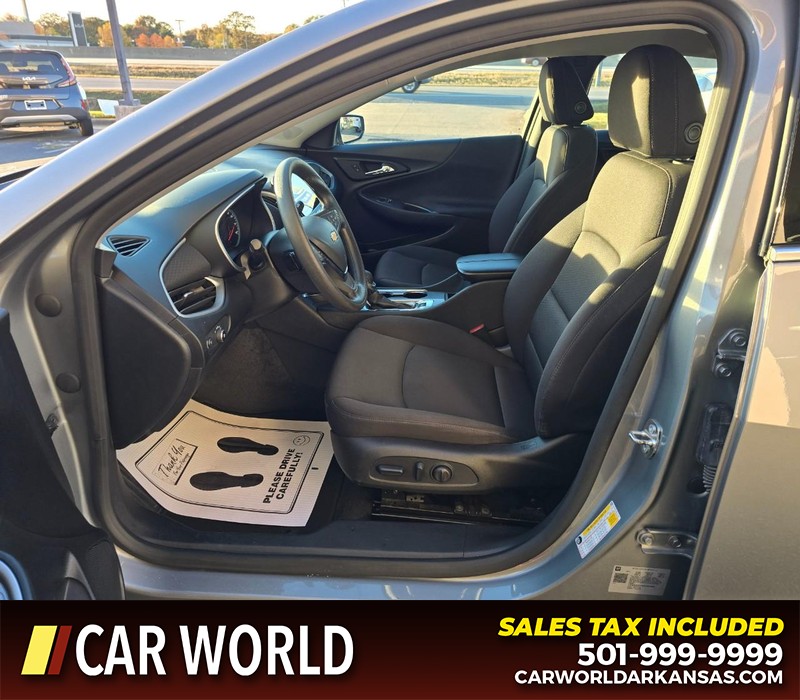 Chevrolet Malibu Vehicle Full-screen Gallery Image 8