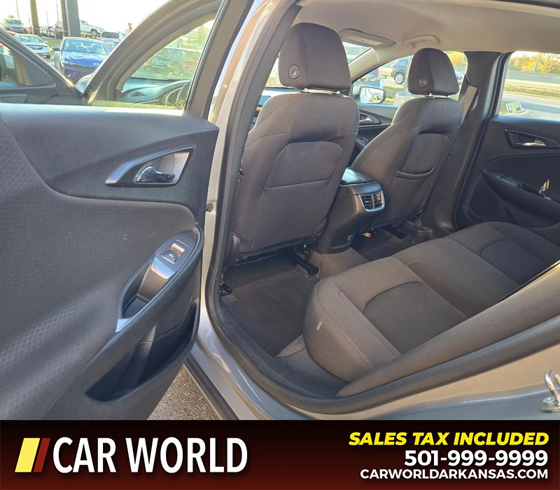 Chevrolet Malibu Vehicle Full-screen Gallery Image 9