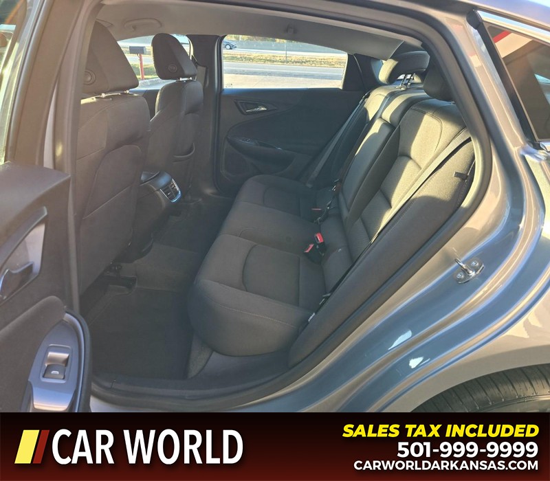 Chevrolet Malibu Vehicle Full-screen Gallery Image 10