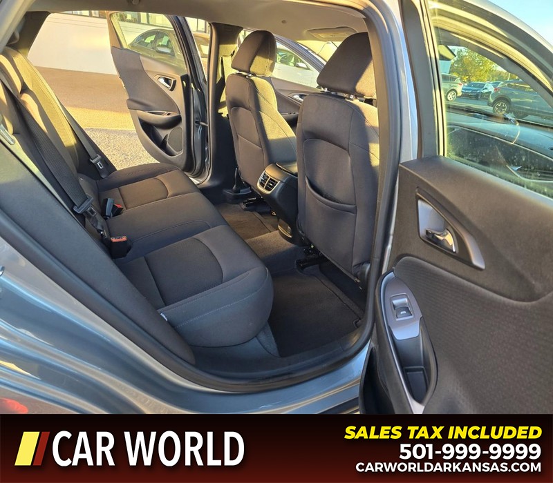 Chevrolet Malibu Vehicle Full-screen Gallery Image 12