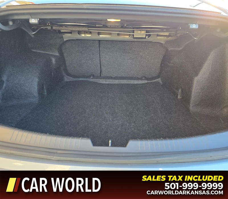 Chevrolet Malibu Vehicle Full-screen Gallery Image 13