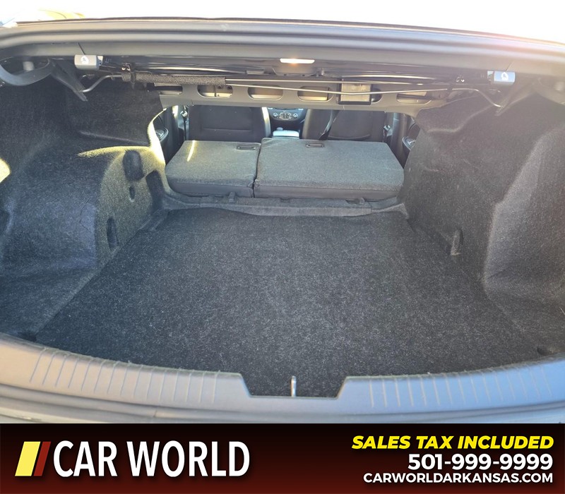 Chevrolet Malibu Vehicle Full-screen Gallery Image 14