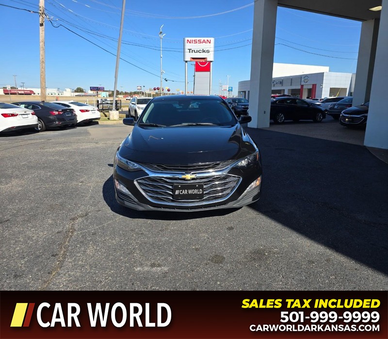 Chevrolet Malibu Vehicle Full-screen Gallery Image 2