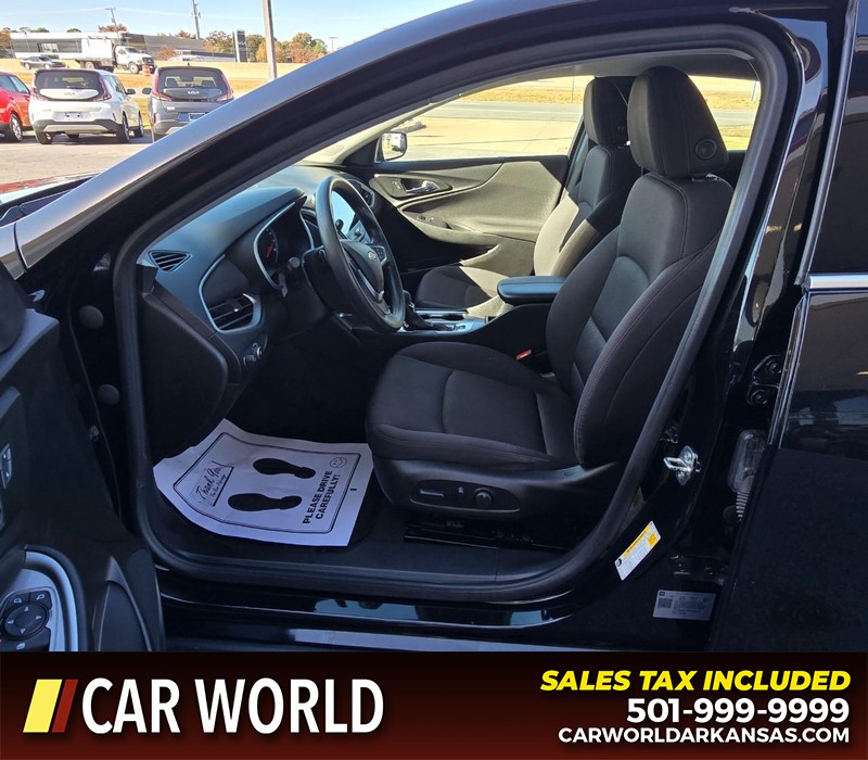 Chevrolet Malibu Vehicle Full-screen Gallery Image 8