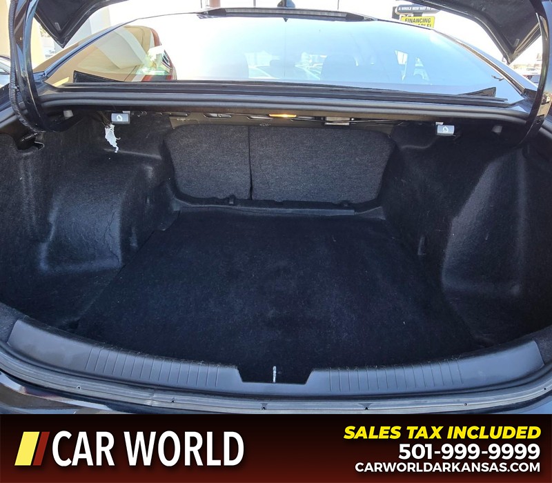 Chevrolet Malibu Vehicle Full-screen Gallery Image 13