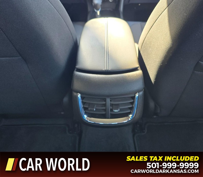 Chevrolet Malibu Vehicle Full-screen Gallery Image 19