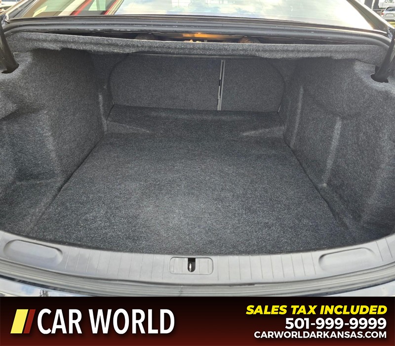 Chevrolet Impala Vehicle Full-screen Gallery Image 13