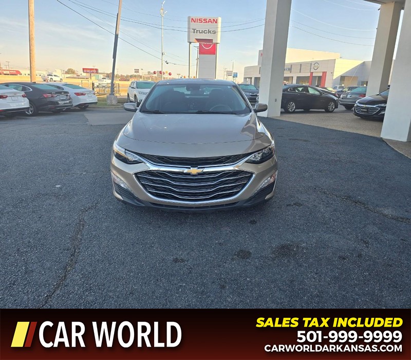 Chevrolet Malibu Vehicle Full-screen Gallery Image 2