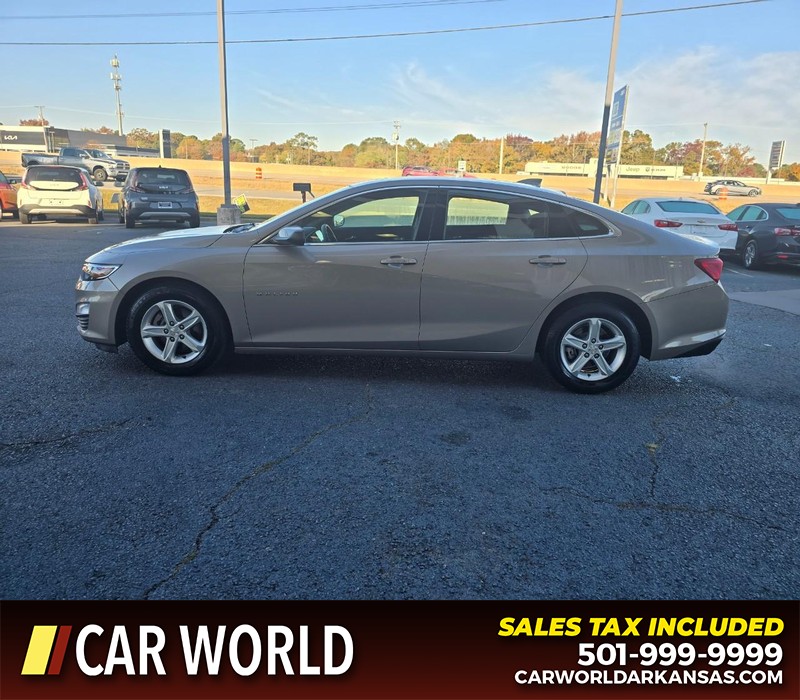 Chevrolet Malibu Vehicle Full-screen Gallery Image 4