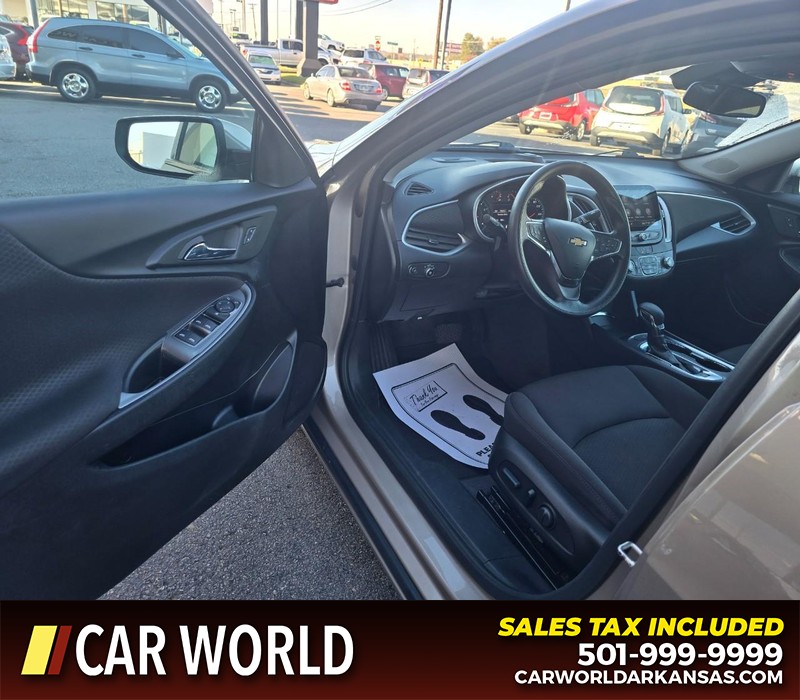 Chevrolet Malibu Vehicle Full-screen Gallery Image 7