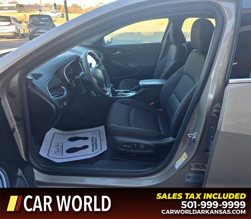 Chevrolet Malibu Vehicle Full-screen Gallery Image 8