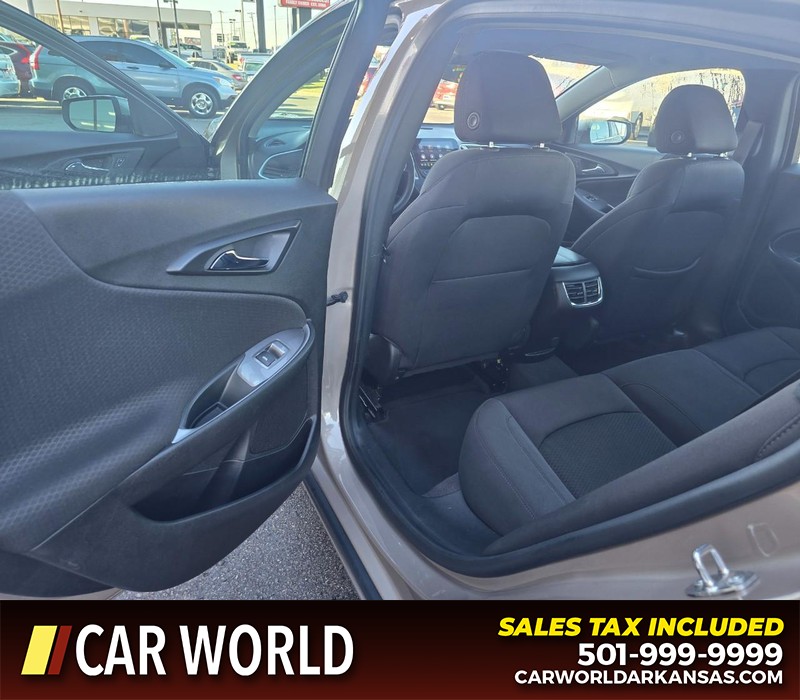 Chevrolet Malibu Vehicle Full-screen Gallery Image 9