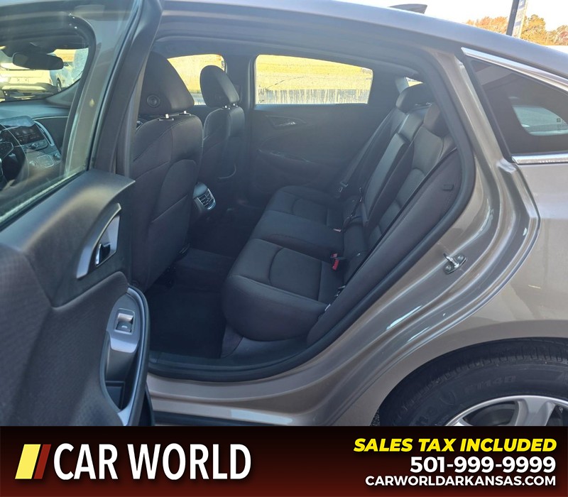 Chevrolet Malibu Vehicle Full-screen Gallery Image 10