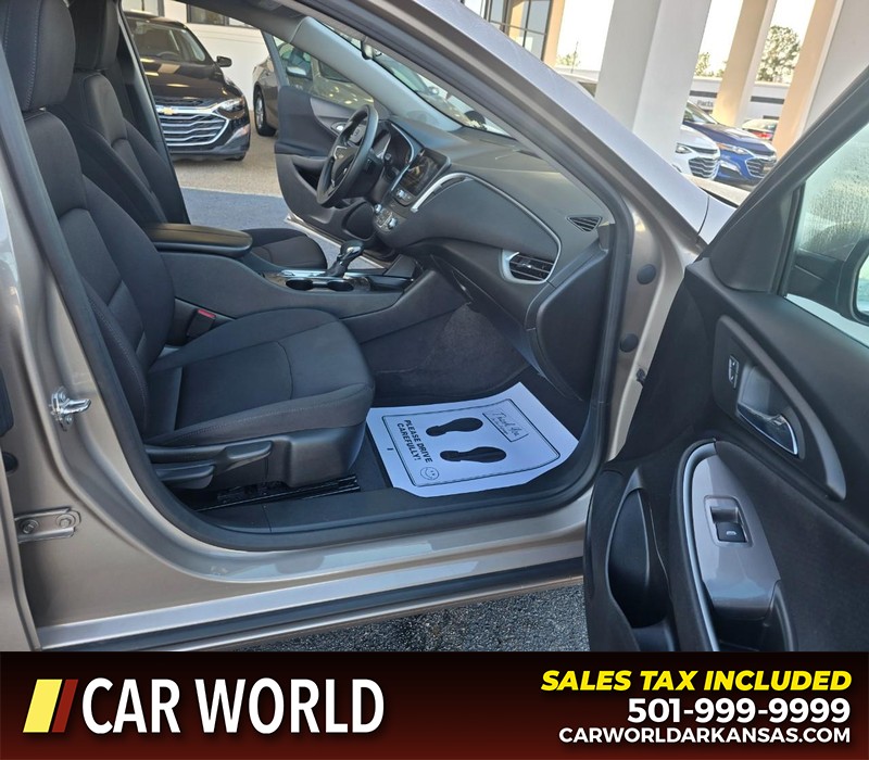 Chevrolet Malibu Vehicle Full-screen Gallery Image 11