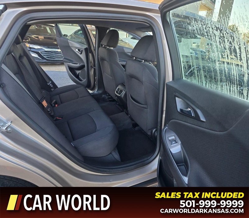 Chevrolet Malibu Vehicle Full-screen Gallery Image 12