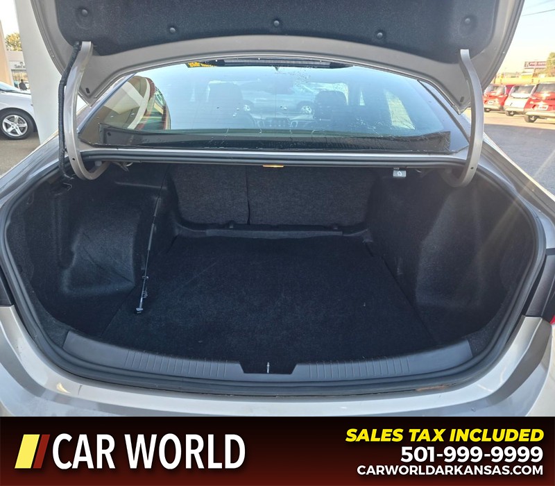 Chevrolet Malibu Vehicle Full-screen Gallery Image 13