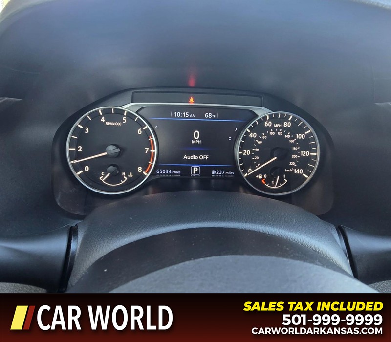 Nissan Altima Vehicle Full-screen Gallery Image 18