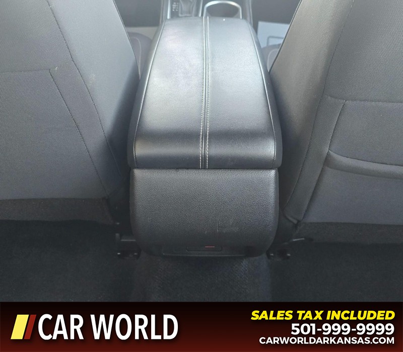 Nissan Altima Vehicle Full-screen Gallery Image 20