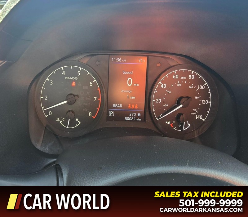 Nissan Altima Vehicle Full-screen Gallery Image 17