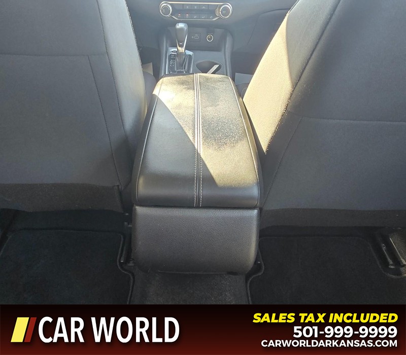 Nissan Altima Vehicle Full-screen Gallery Image 19