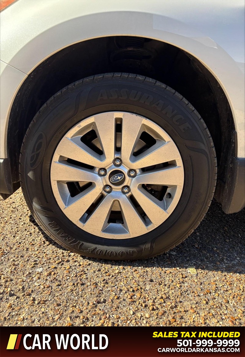 Subaru Outback Vehicle Full-screen Gallery Image 12