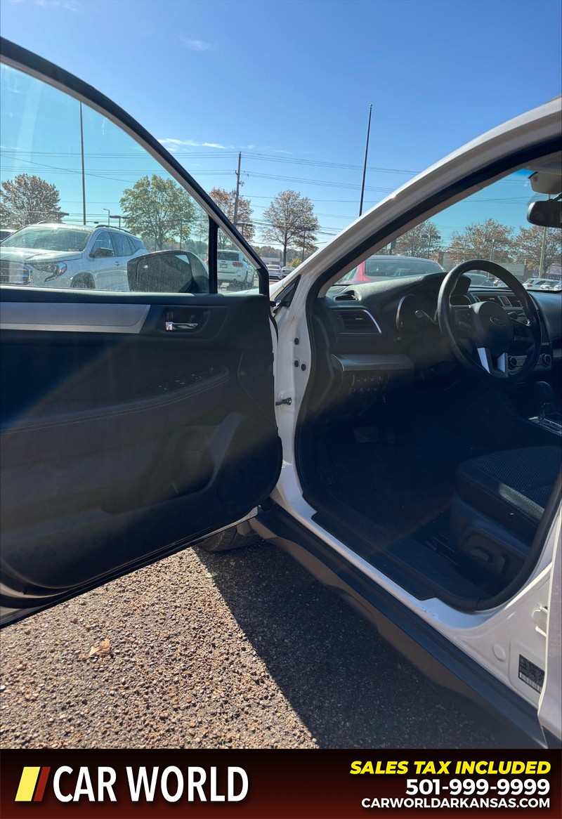 Subaru Outback Vehicle Full-screen Gallery Image 13