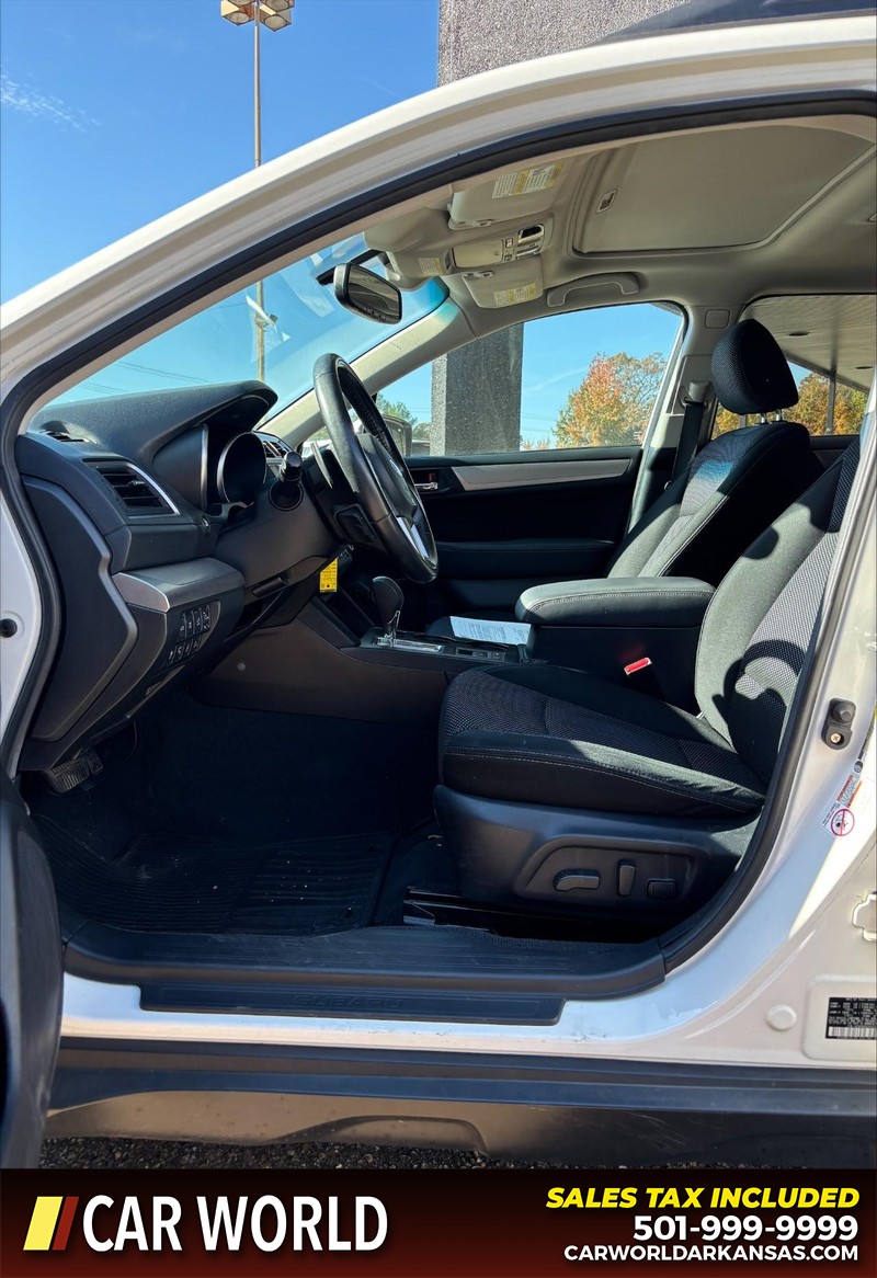 Subaru Outback Vehicle Full-screen Gallery Image 14