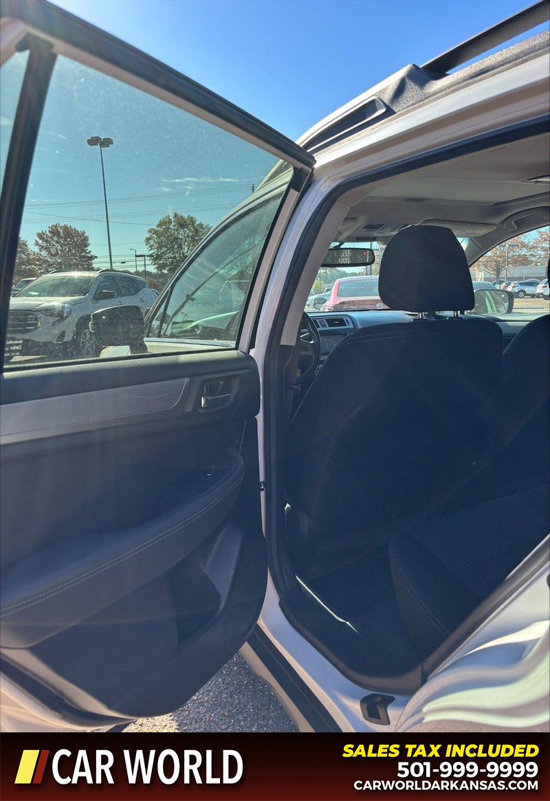 Subaru Outback Vehicle Full-screen Gallery Image 15