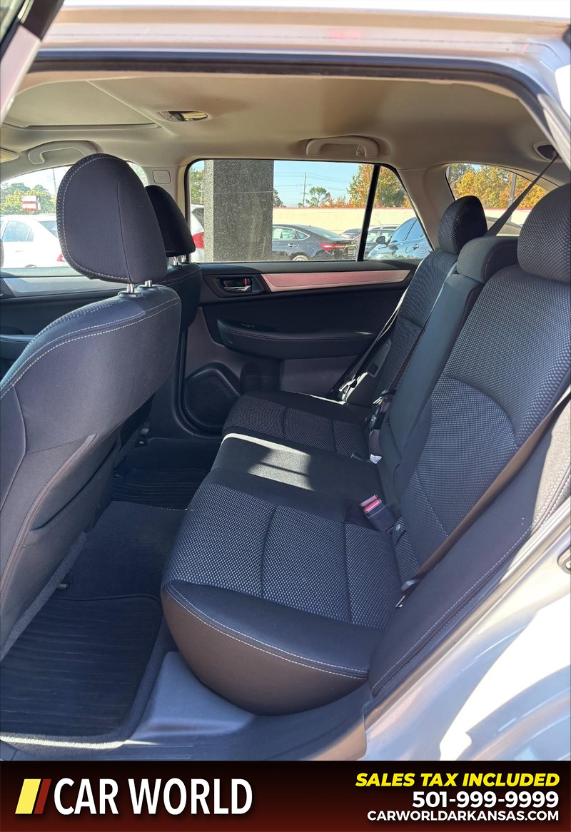 Subaru Outback Vehicle Full-screen Gallery Image 16
